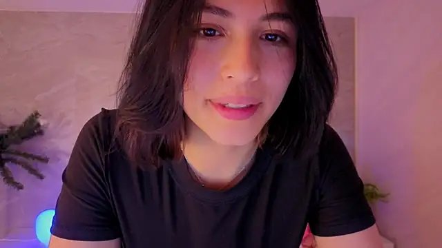 Chat +18 de bonnie_1s ao vivo