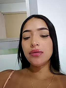 SaharQamarのライブXXXチャット