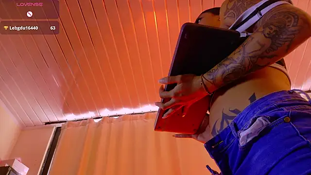 Chat +18 de Megan_browns1 ao vivo