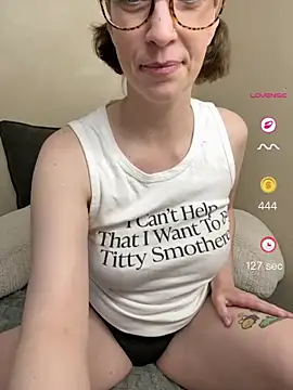 CreamedKitten's Webcam Show