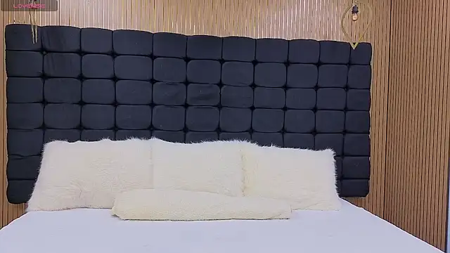 messy-saray Live XXX Chat