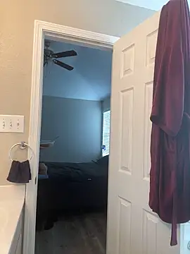 Fathero1time: διαδικτυακό σόου στην κάμερα