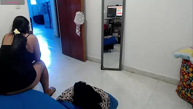 LAURA_Foxht: απευθείας συνομιλία ΧΧΧ