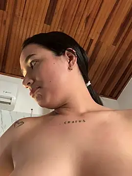 XXX chat uživo modela Val12777