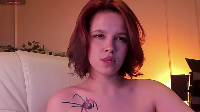 AdalynGlows' Live XXX Chat