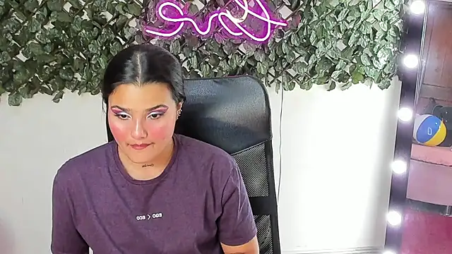 DestinyHills Chat XXX in diretta