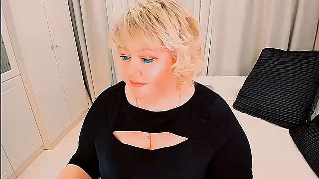 BIGTITSBBW élő XXX-chatje