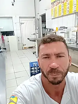 RobertoLuiz84のライブXXXチャット