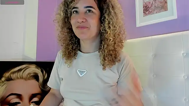 Chat XXX ao vivo de Charlotte11-11