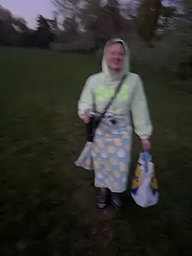 Spatgirl webcam show