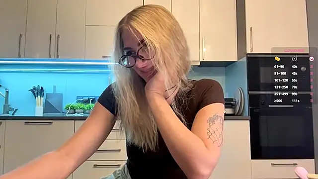 SoftnessMila 现场XXX聊天