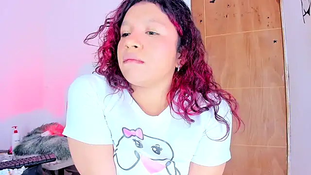 Emily_Coper18's Live XXX Chat