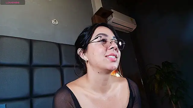 CORAL_FOX Live XXX-Chat