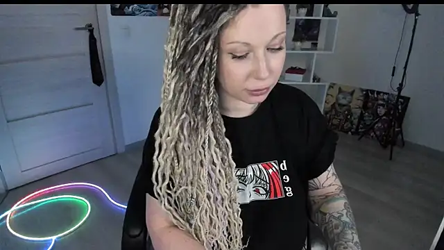 HoneySallyMoore's Live XXX Chat