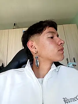 heyy_noah11 Adlı Modelin Web Kamerası Şovu