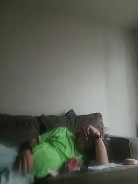 Pokazy przed kamerką – yourMasterisBored