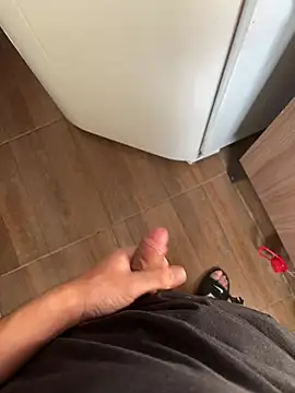 Pokazy przed kamerką – AleeF2004