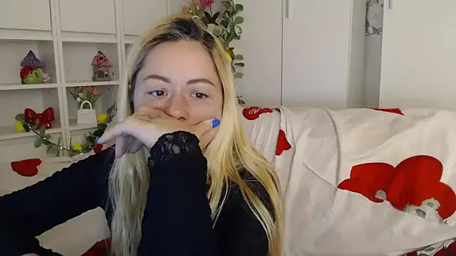 Chatroom XXX en direct de _karolynesyera_