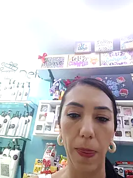 LunaZambrano 现场XXX聊天