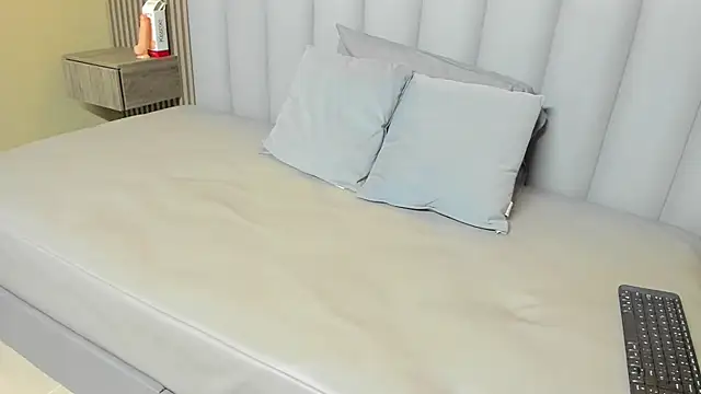 Michelle_Saenz_'s Live XXX Chat