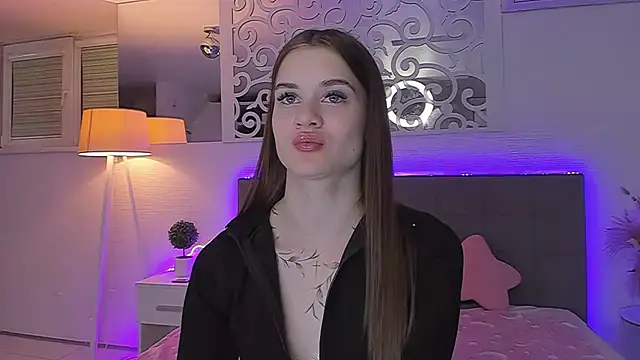 دردشة LuisaClover الجنسية المباشرة