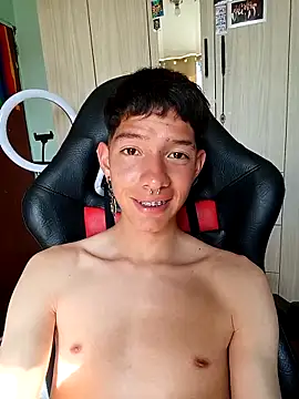 Онлайн чат XXX heyy_noah11