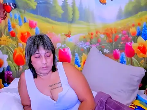 indianroxy Adlı Modelin Canlı XXX Sohbeti