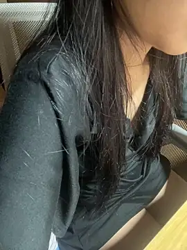 Mina048 即時 XXX 聊天