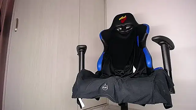 MAXJONES_2 webkamerás műsora