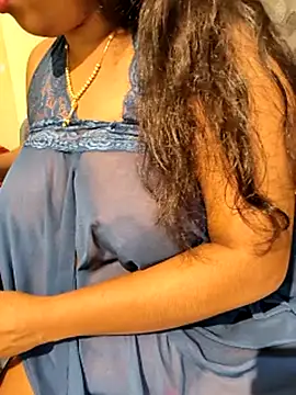 Poly_bhabiのライブXXXチャット