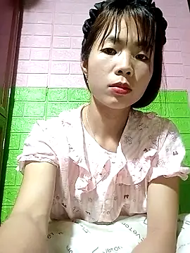 AmyLinee01 Show in webcam