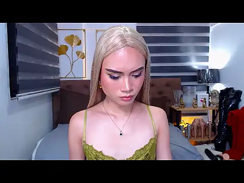 JuicyCockThea's Webcam Show