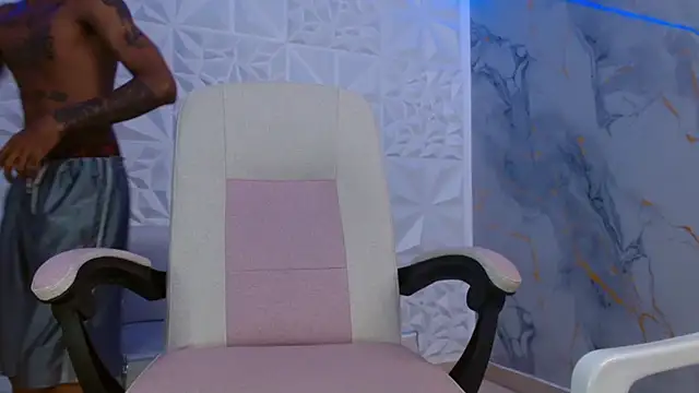 ManSant লাইভ XXX চ্যাট