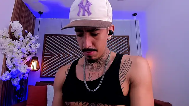 Donovan_Desmond's Live XXX Chat