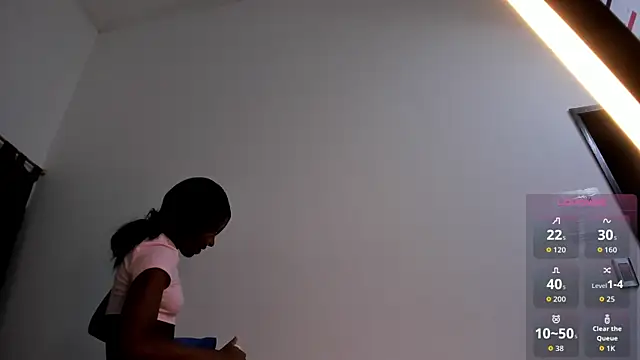 Mistt_Mia Adlı Modelin Canlı XXX Sohbeti