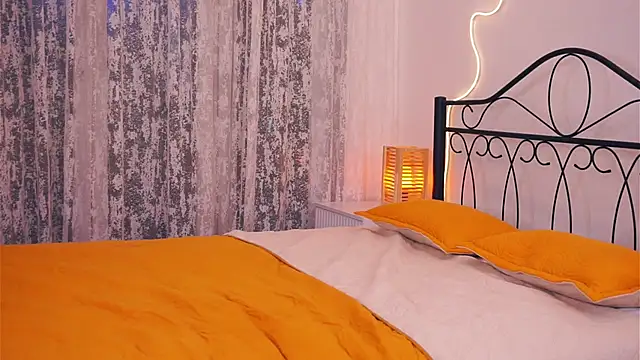 MyrleKnerr Chat XXX in diretta