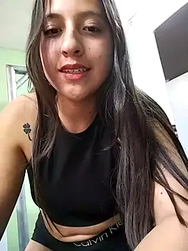 XXX chat uživo modela MaskedLatinaX