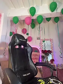 karinacortes 即時 XXX 聊天