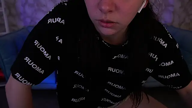 LiviaShy élő XXX-chatje