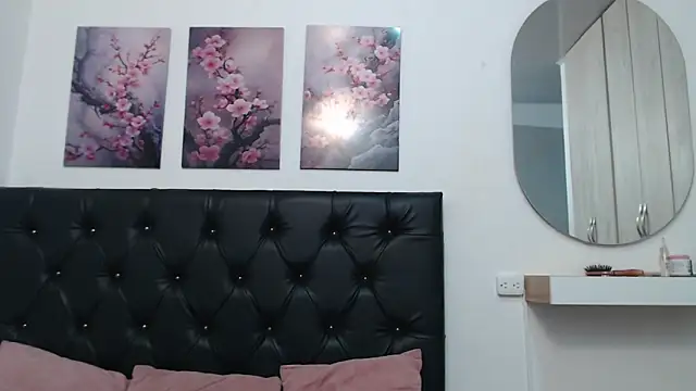 pinky_f00x: онлайн-секс-чат