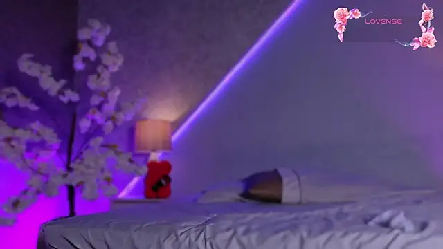 maaluh Adlı Modelin Canlı XXX Sohbeti