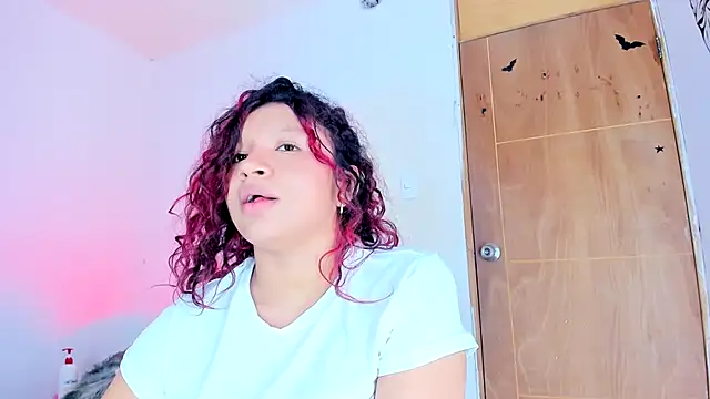 Emily_Coper18 élő XXX-chatje