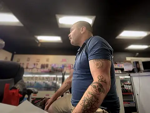 RawRyder8 webkamerás műsora