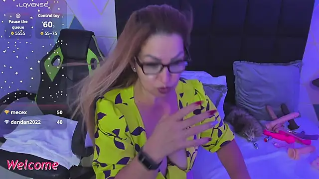 gisela27's Live XXX Chat