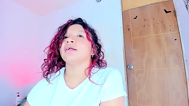 Emily_Coper18 লাইভ XXX চ্যাট