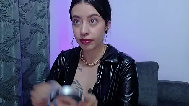 Chat +18 de Misscarolsph ao vivo