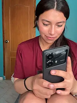 دردشة CocoaGigiMuse الجنسية المباشرة