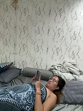 Ponthipn Live XXX chat