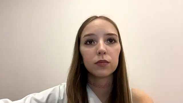 Chat +18 de TanjaBrounson ao vivo