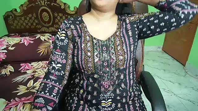 BengaliQueenStar Chat XXX live